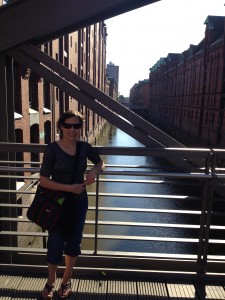 Hafen City also has a lot of bridges in cases of floods. They are wide enough for cars so that in cases of flood, automobiles may keep on runnin' :grin: